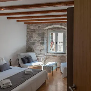 Apartment Camenno Apartments-the Heart Of Diocletian's Palace-open Winter!, Split