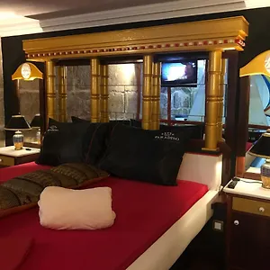 Apartment Paradiso, Split
